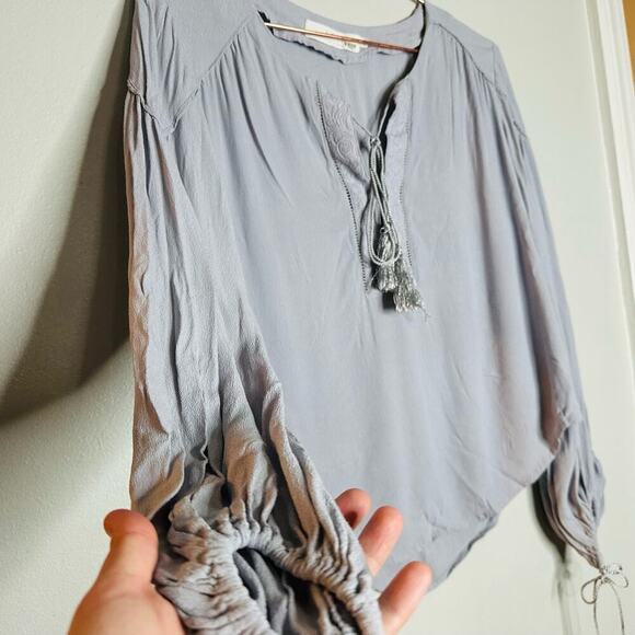 ASTR the Label Pale Grey Tie at Neck Wrist Ties Tassle Blouse Size Small - Picture 5 of 12
